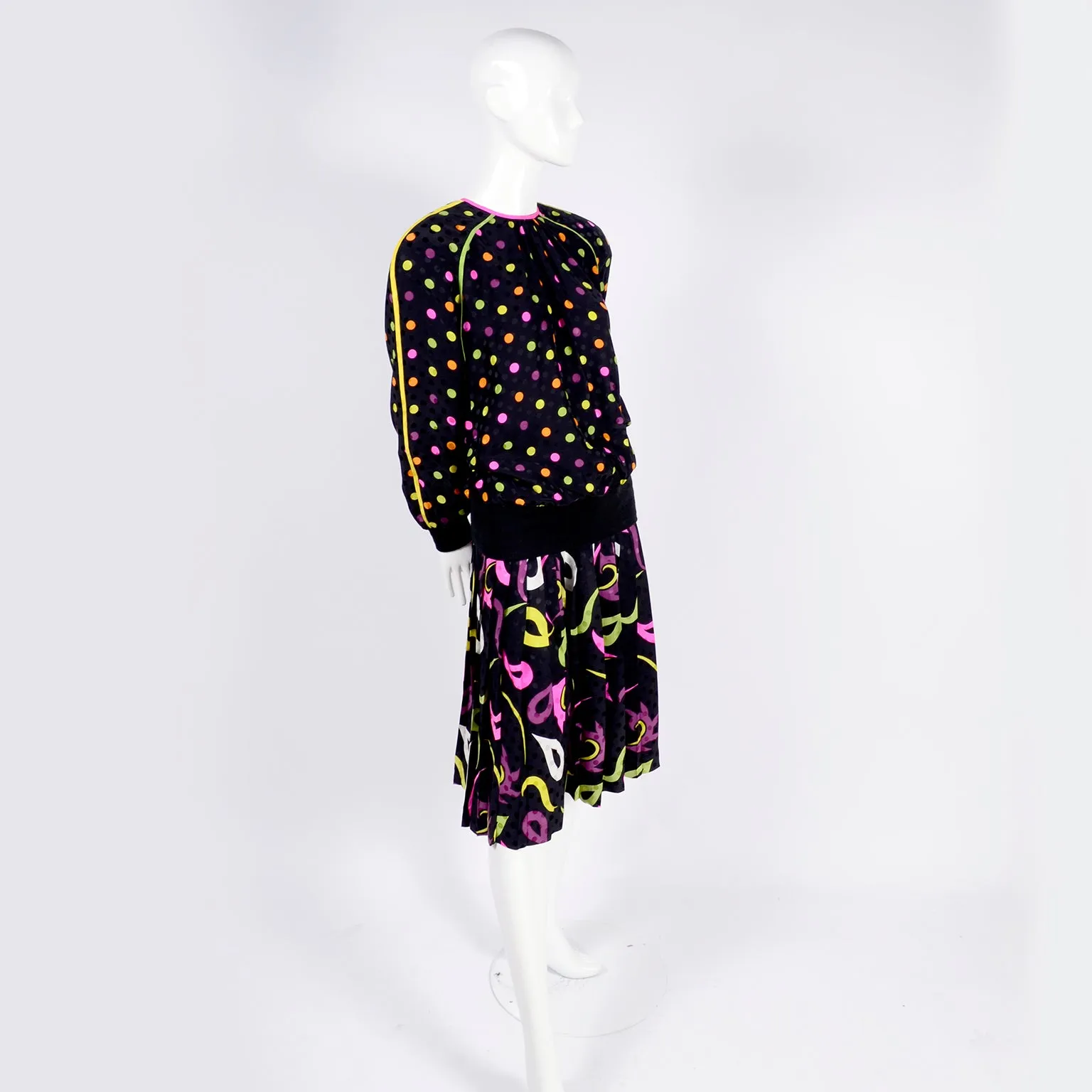 1980s Silk Oversized Sweatshirt & Pleated Midi Skirt in Multicolor Polka Dot Abstract Paisley