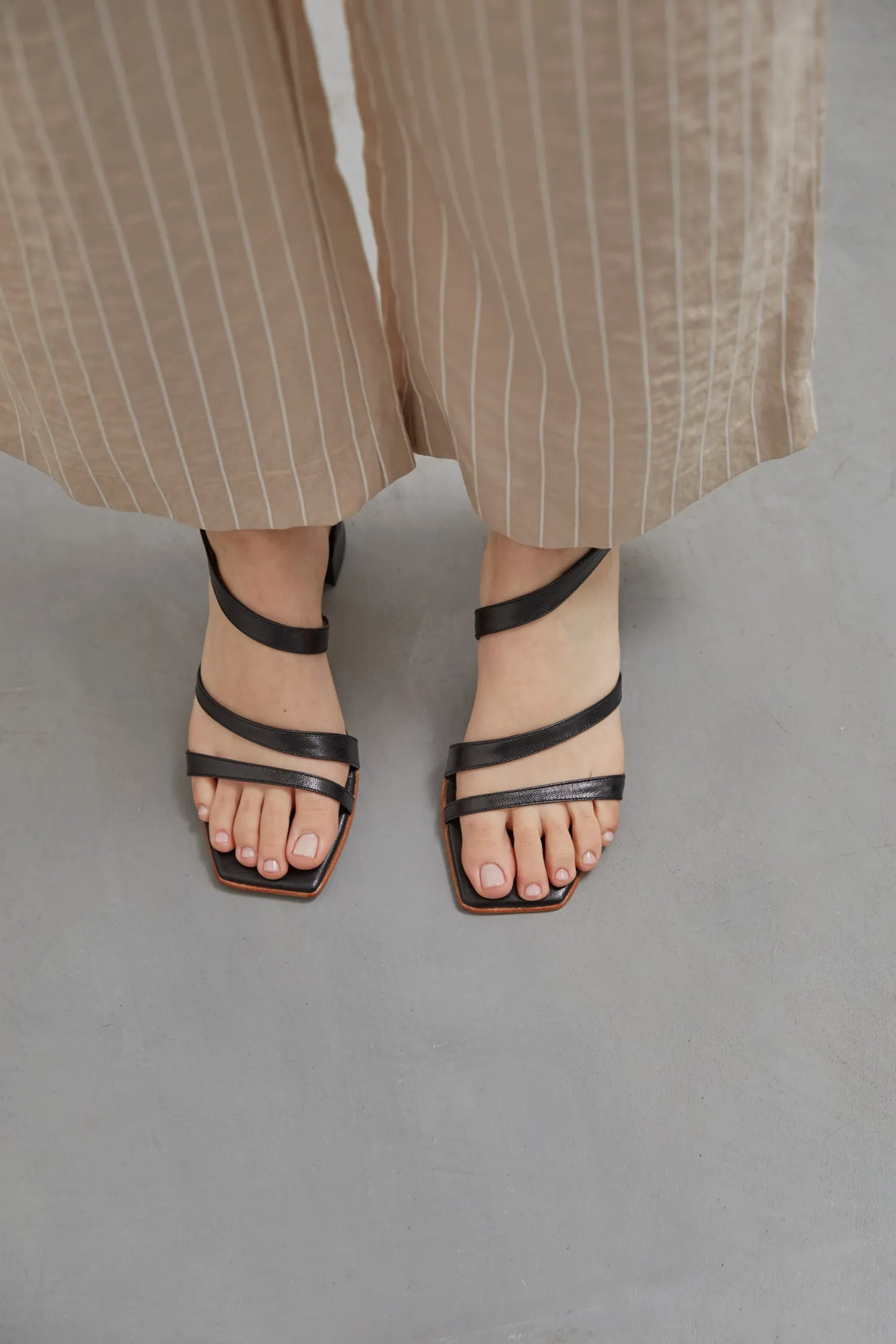 Delfina Sandal in Black