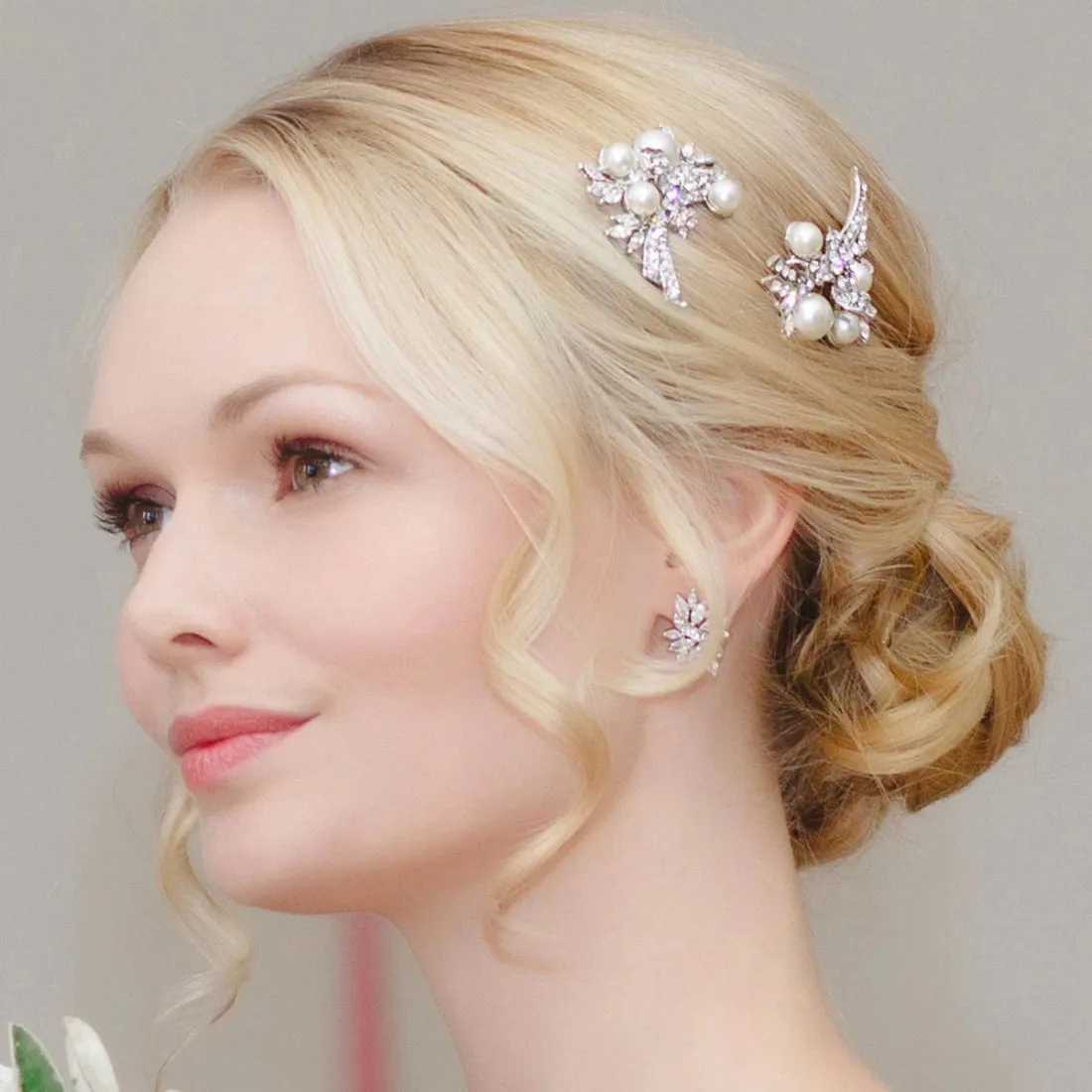 Enchanting Pearl Hair Pins