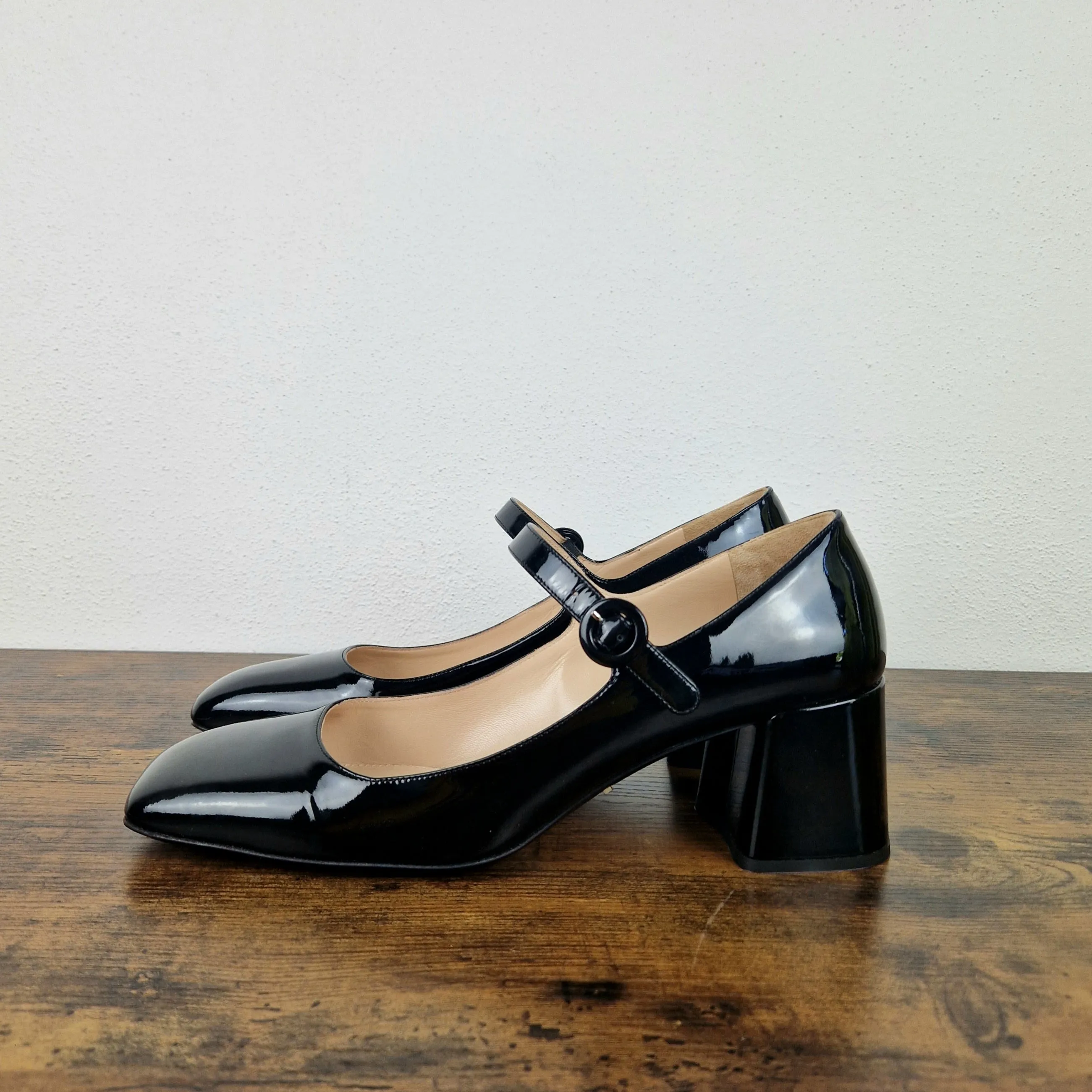 Mary jane Prada vernice nera nr.40.5