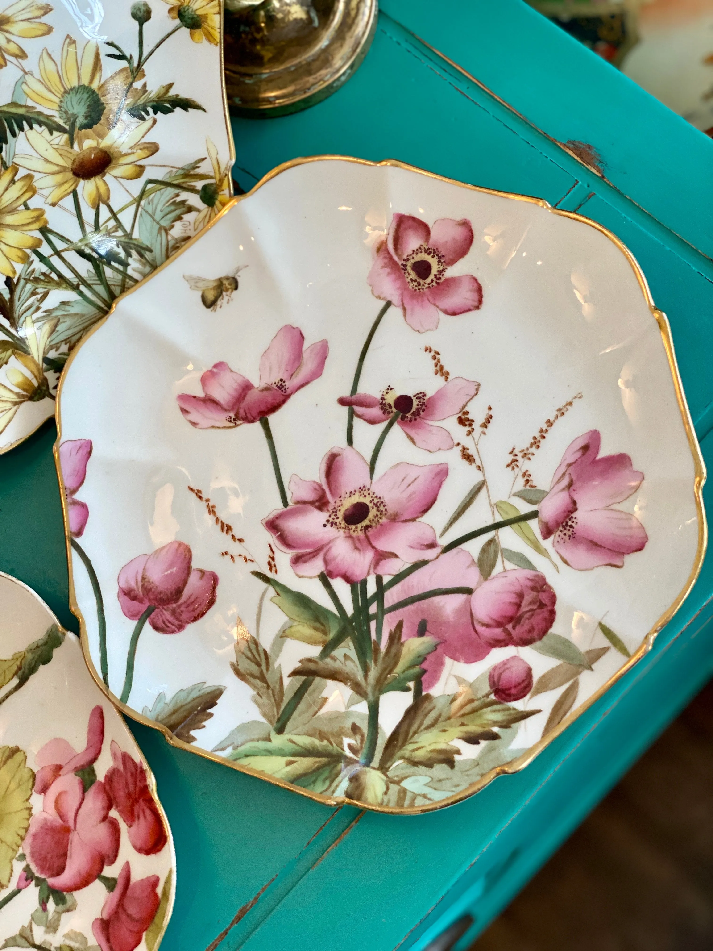 Set of 5 Vintage dinner / dessert plates porcelain floral, bee plates gold trim