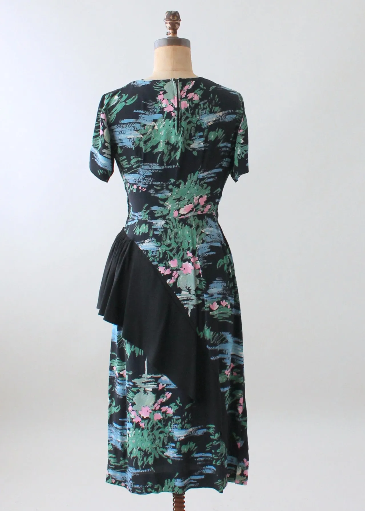 Vintage 1940s Floral Rayon Day Dress with Skirt Ruffle