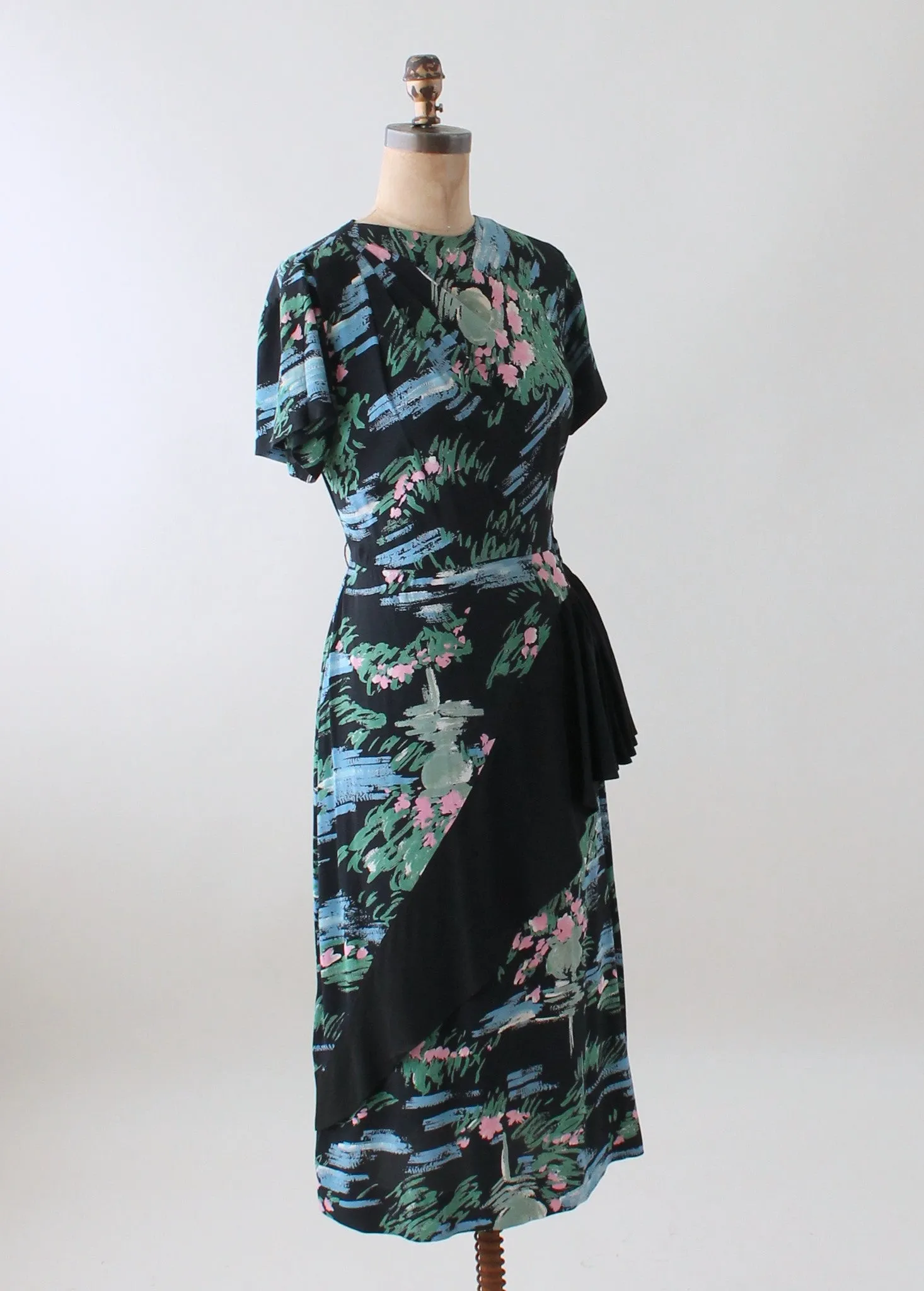 Vintage 1940s Floral Rayon Day Dress with Skirt Ruffle