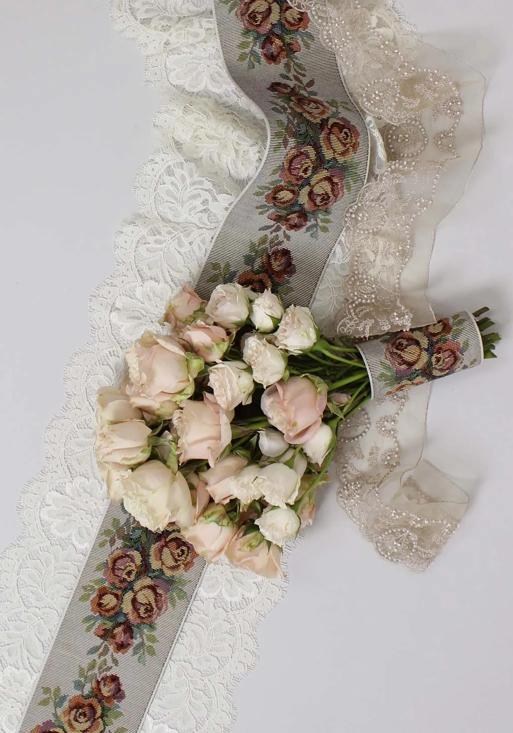 Vintage Rose Jacquard Trim